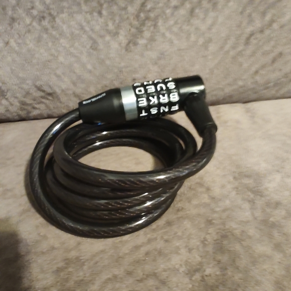 Wordlock Combination Bike Cable Lock – 4 Foot, Black 8mm - Picture 3 of 8